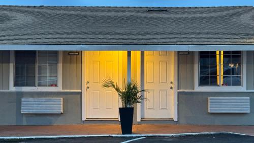 A szálláshely kívülről, Budget Motel in Gilroy (Kalifornia) A szálláshely kívülről, Budget Motel in Gilroy (Kalifornia)