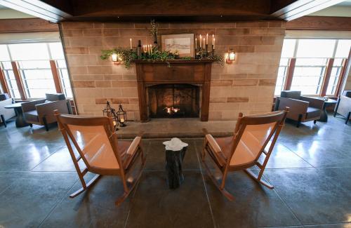 共用Lounge/電視區, 春日磨坊公寓 (Spring Mill Inn) in 貝德福德 共用Lounge/電視區, 春日磨坊公寓 (Spring Mill Inn) in 貝德福德