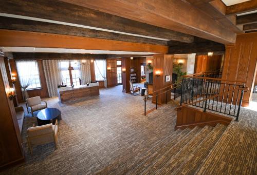 Lobby, Spring Mill Inn in Bedford (IN) Lobby, Spring Mill Inn in Bedford (IN)