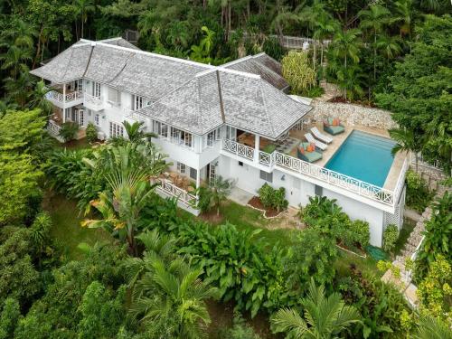 Villa Jamille - Stunningly Designed Villa with Pool, Sauna, & Ocean Views in Drapers Villa Jamille - Stunningly Designed Villa with Pool, Sauna, & Ocean Views in Drapers