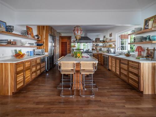 Villa Jamille - Stunningly Designed Villa with Pool, Sauna, & Ocean Views in Drapers Villa Jamille - Stunningly Designed Villa with Pool, Sauna, & Ocean Views in Drapers