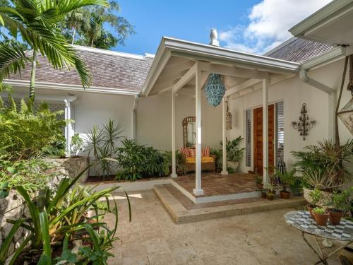 Villa Jamille - Stunningly Designed Villa with Pool, Sauna, & Ocean Views in Drapers Villa Jamille - Stunningly Designed Villa with Pool, Sauna, & Ocean Views in Drapers