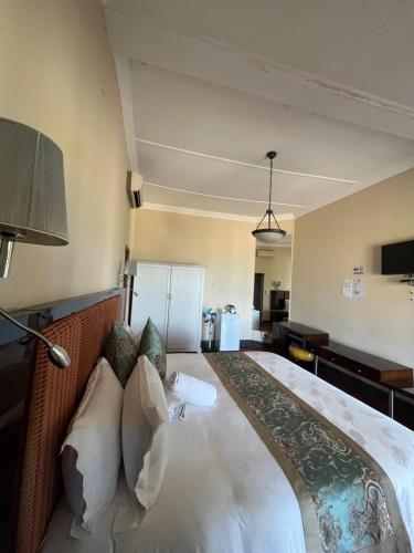 Zensa Hotel & Spa in Quigney Beach Zensa Hotel & Spa in Quigney Beach