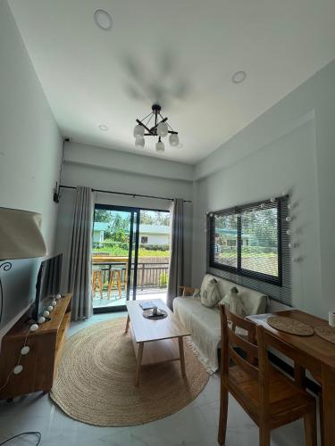 Honey Moon House • Near Aum Yoga • 4K Tv • AC near Purina Sheep Farm Honey Moon House • Near Aum Yoga • 4K Tv • AC near Purina Sheep Farm