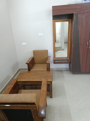Lakshmi comfort in Srirangapatna Lakshmi comfort in Srirangapatna