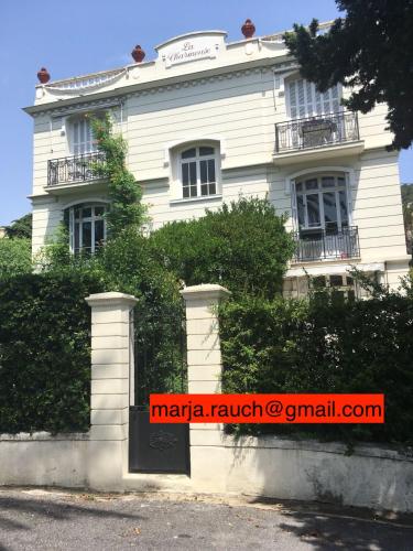 Wunderschöne Wohnung in Jugendstilvilla am Hafen