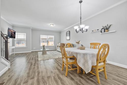 Facilities, Garage w/ Veranda & Washer + Dryer in Edgewood Facilities, Garage w/ Veranda & Washer + Dryer in Edgewood