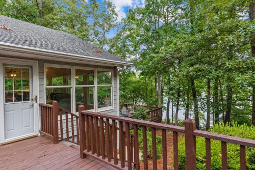 Lakefront with Dock and Hot Tub in Westminster Lakefront with Dock and Hot Tub in Westminster