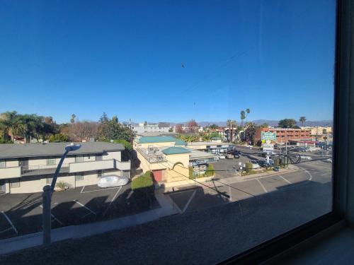Lingkungan sekitar, Guest Room in Sherman Oaks with private bathroom and balcony in Sherman Oaks Lingkungan sekitar, Guest Room in Sherman Oaks with private bathroom and balcony in Sherman Oaks