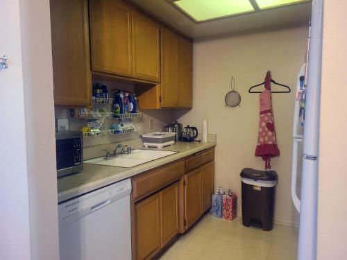 Kitchen, Guest Room in Sherman Oaks with private bathroom and balcony in Sherman Oaks Kitchen, Guest Room in Sherman Oaks with private bathroom and balcony in Sherman Oaks