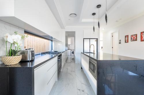 Modern, Luxurious & Brand New Home 4 bedroom home in Sydney in Campbelltown Modern, Luxurious & Brand New Home 4 bedroom home in Sydney in Campbelltown