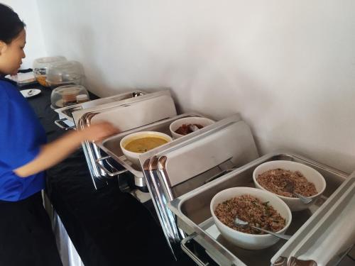 طعام و مشروبات, Equatorial Inn in أدو أتول طعام و مشروبات, Equatorial Inn in أدو أتول