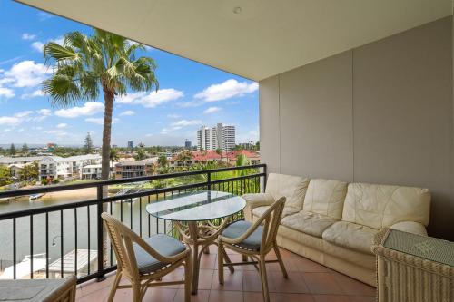 Paradise Island Resort in Gold Coast Paradise Island Resort in Gold Coast