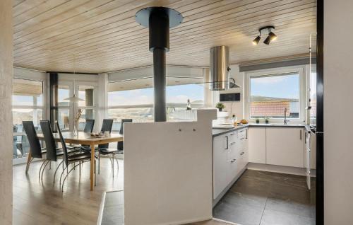 Cocina, Four-Bedroom Holiday Home In Hvide Sande in Hvide Sande Cocina, Four-Bedroom Holiday Home In Hvide Sande in Hvide Sande
