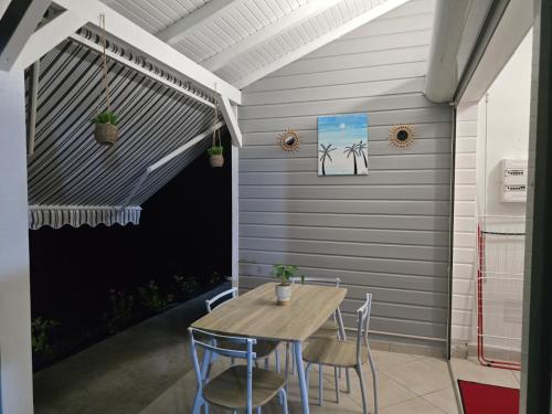 balcon/terrasse, Location bungalow in Mare Gaillard balcon/terrasse, Location bungalow in Mare Gaillard