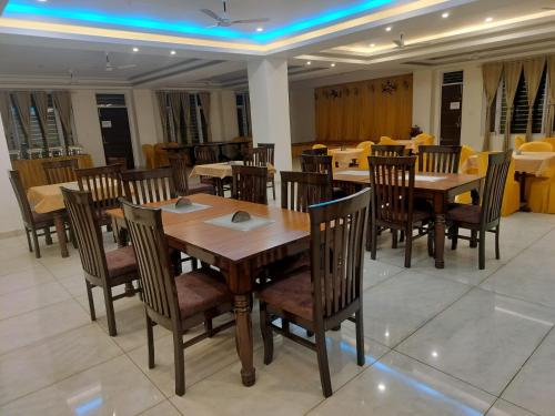 Restoran, Hotel Rewalsar Heights in Mandi Restoran, Hotel Rewalsar Heights in Mandi