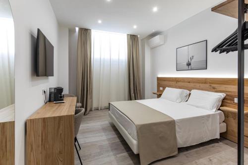 Superior Double Room image 9