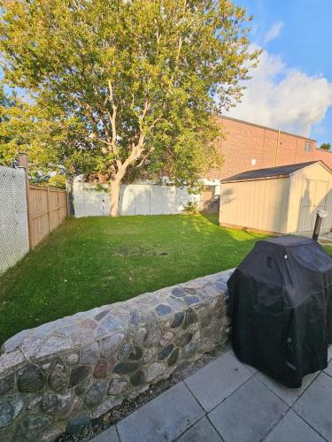 Spacious 2-bedroom ground floor unit near beach in Cobourg (ON) Spacious 2-bedroom ground floor unit near beach in Cobourg (ON)