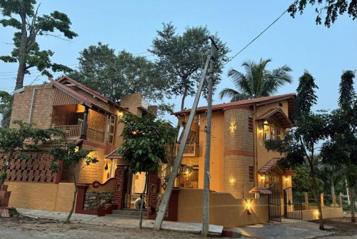 EcoMinimalist Home by the River in Srirangapatna EcoMinimalist Home by the River in Srirangapatna