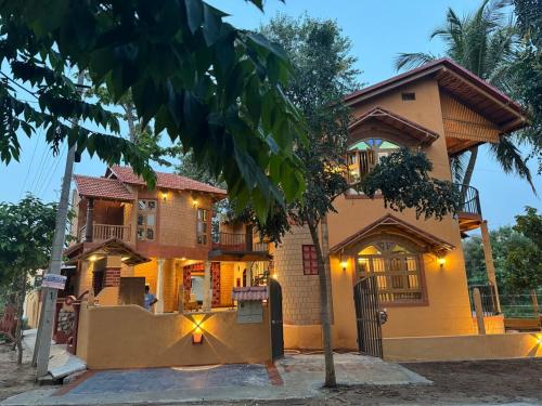 EcoMinimalist Home by the River in Srirangapatna EcoMinimalist Home by the River in Srirangapatna