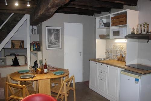 Gîte de Merlin l 'enchanteur (Gite de Merlin l 'enchanteur) in Maure-de-Bretagne Gîte de Merlin l 'enchanteur (Gite de Merlin l 'enchanteur) in Maure-de-Bretagne