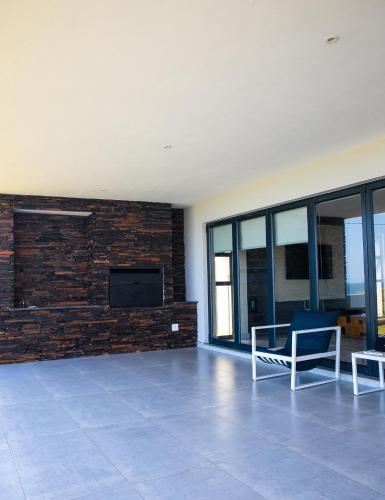Beach Front House - Back Up Power & Water in לה-מרסי Beach Front House - Back Up Power & Water in לה-מרסי