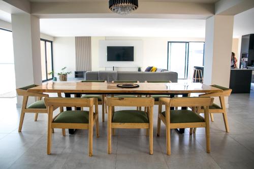 Beach Front House - Back Up Power & Water in לה-מרסי Beach Front House - Back Up Power & Water in לה-מרסי