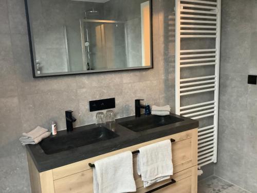 Fürdőszoba, B&B Schaliëndak (B&B Schaliendak) in Kortenberg Fürdőszoba, B&B Schaliëndak (B&B Schaliendak) in Kortenberg