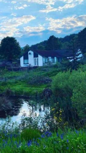 المنطقة المحيطة, Canal Side Cottage,on the banks of the Caledonian Canal in Craig Dunain المنطقة المحيطة, Canal Side Cottage,on the banks of the Caledonian Canal in Craig Dunain