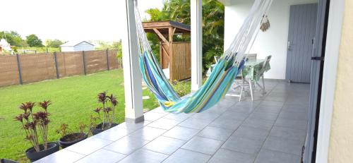 Maison Laurencia - Appartement au rez-de-chaussée avec jardin (Maison Laurencia - Appartement au rez-de-chaussee avec jardin) in Sainte Anne Maison Laurencia - Appartement au rez-de-chaussée avec jardin (Maison Laurencia - Appartement au rez-de-chaussee avec jardin) in Sainte Anne
