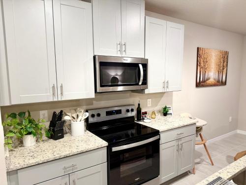 "Explore Disney, Universal & More! Cozy Auburndale Home for Your Florida Adventure!" in Auburndale (FL) "Explore Disney, Universal & More! Cozy Auburndale Home for Your Florida Adventure!" in Auburndale (FL)