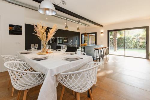 Instalaciones, Le Loft Black Wood - Piscine privé et grande terrasse à 20 min de Rennes (Le Loft Black Wood - Piscine prive et grande terrasse a 20 min de Rennes) in Pace Instalaciones, Le Loft Black Wood - Piscine privé et grande terrasse à 20 min de Rennes (Le Loft Black Wood - Piscine prive et grande terrasse a 20 min de Rennes) in Pace
