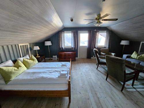 Fossen Accommodation in Geiranger Fossen Accommodation in Geiranger