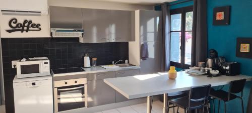 Contemporary house with sea view in Les Groules Contemporary house with sea view in Les Groules