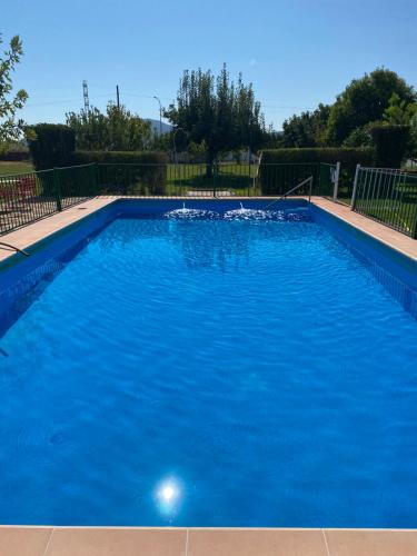 Úszómedence, LAS GLORIAS in Torre De Santa Maria Úszómedence, LAS GLORIAS in Torre De Santa Maria