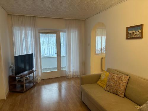 Cheap Outlet Center Apartment with Pool in Parndorf Cheap Outlet Center Apartment with Pool in Parndorf