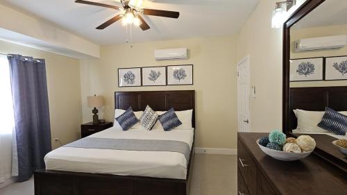 Sea La Vie Cozy 2-Bedroom Beachfront Escape in Lucea Sea La Vie Cozy 2-Bedroom Beachfront Escape in Lucea