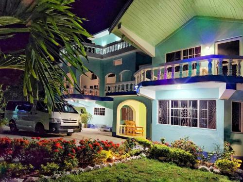 Serendipity - Oceanfront 4-Bedroom Villa with Skyview Suit in Drapers Serendipity - Oceanfront 4-Bedroom Villa with Skyview Suit in Drapers