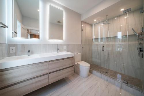 Modern Luxury 3BR 2BA 10 minutes to NYC in Weehawken (NJ) Modern Luxury 3BR 2BA 10 minutes to NYC in Weehawken (NJ)