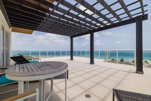 Uitzicht, Embassy Suites by Hilton Aruba Resort in Noord Uitzicht, Embassy Suites by Hilton Aruba Resort in Noord