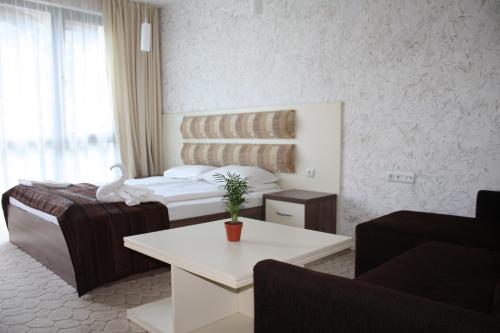 This photo about Sun Gate Aparthotel shared on HyHotel.com