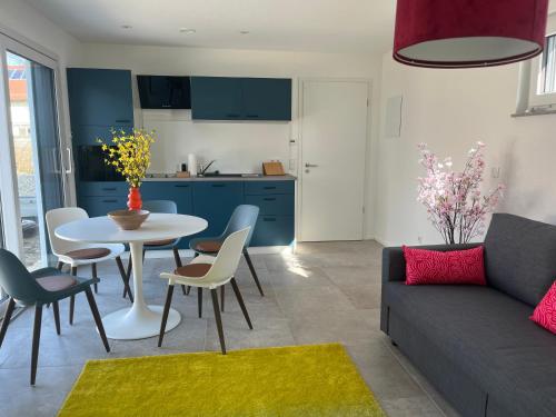 Konyha, Flying Spaces am Hechtweiherpark in Gunzburg Városközpont Konyha, Flying Spaces am Hechtweiherpark in Gunzburg Városközpont