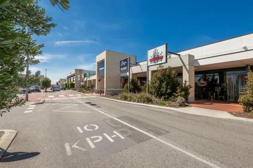 A7 - Escape the city - studio with FREE parking in Joondalup A7 - Escape the city - studio with FREE parking in Joondalup