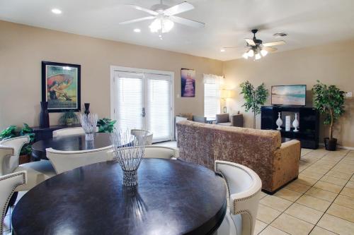 Plantation Suites and Conference Center in Port Aransas (TX) Plantation Suites and Conference Center in Port Aransas (TX)