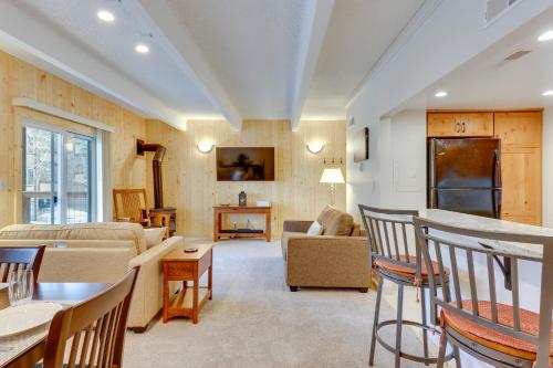 Breckenridge Condo with Spa Access Walk to Ski Lift in Warrior's Mark Breckenridge Condo with Spa Access Walk to Ski Lift in Warrior's Mark