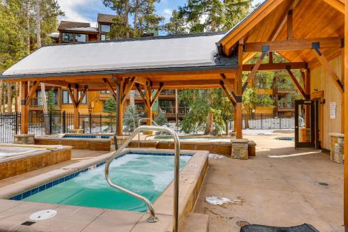 Breckenridge Condo with Spa Access Walk to Ski Lift in Warrior's Mark Breckenridge Condo with Spa Access Walk to Ski Lift in Warrior's Mark