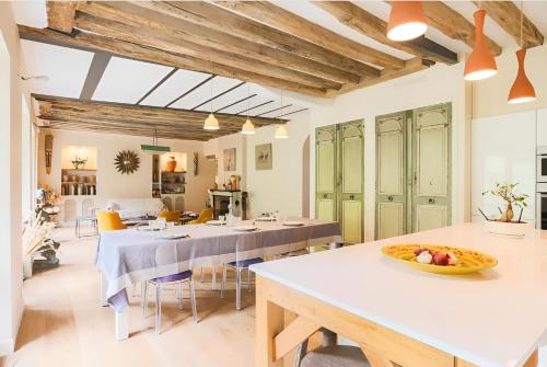 Faciliteiten, Beautiful villa view on garden and Paris Eiffel tower near transport Paris in Meudon Faciliteiten, Beautiful villa view on garden and Paris Eiffel tower near transport Paris in Meudon