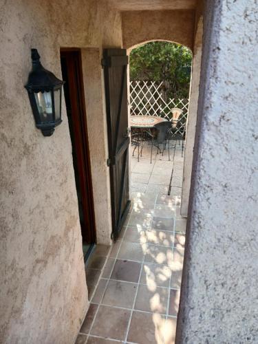 Entrance, Saint-Raphael Villa mitoyenne 10 min de la plage in Vallon de Coste Entrance, Saint-Raphael Villa mitoyenne 10 min de la plage in Vallon de Coste