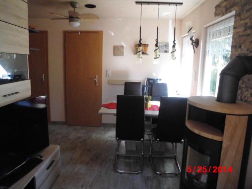 المرافق, Spreewaldhäuser Golinski mit Kamin am Neuendorfer See (Spreewaldhauser Golinski mit Kamin am Neuendorfer See) in Markische Heide Ot Leibchel المرافق, Spreewaldhäuser Golinski mit Kamin am Neuendorfer See (Spreewaldhauser Golinski mit Kamin am Neuendorfer See) in Markische Heide Ot Leibchel