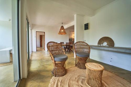 Loukaz -entire Rental Units W Panoramic Rooftop in La Gaulette Loukaz -entire Rental Units W Panoramic Rooftop in La Gaulette